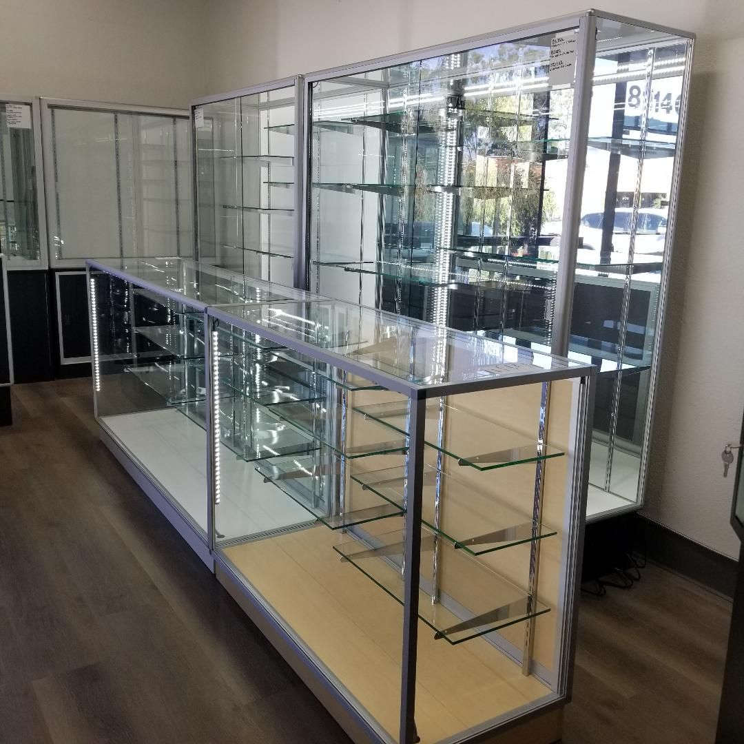 Glass display towers